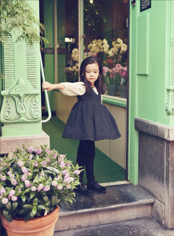 Vestido negro invernal para niña